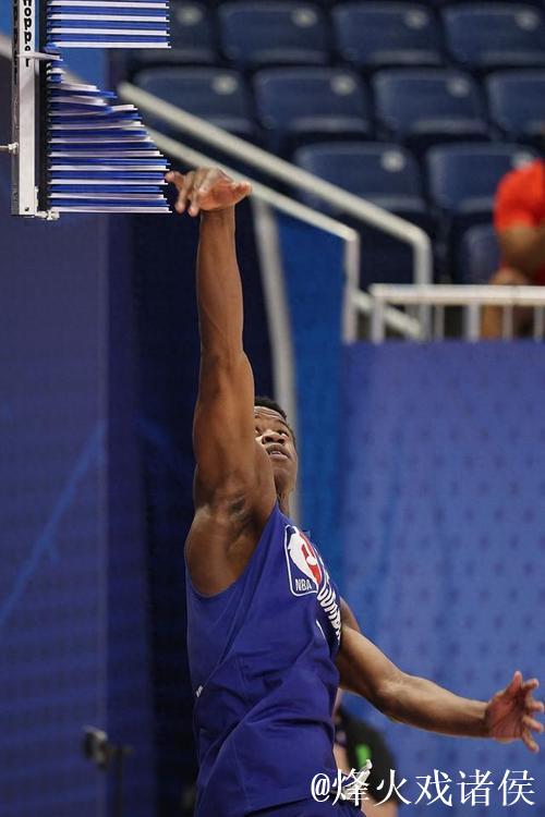 首节独砍14分！埃奇库姆全场10投6中，得到22分4篮板5助2断